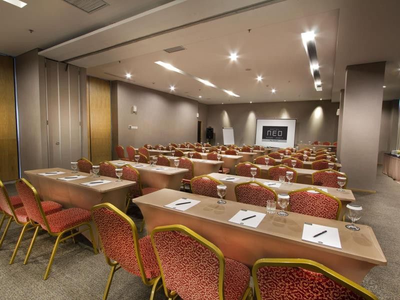 Neo Hotel Tendean Jakarta By Aston Екстериор снимка