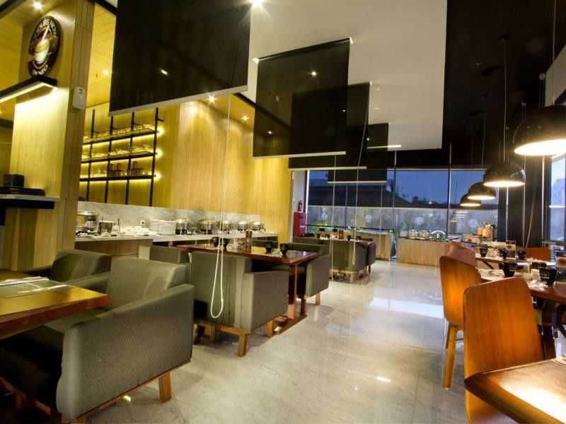 Neo Hotel Tendean Jakarta By Aston Екстериор снимка