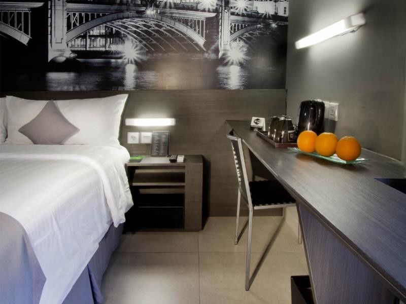 Neo Hotel Tendean Jakarta By Aston Екстериор снимка