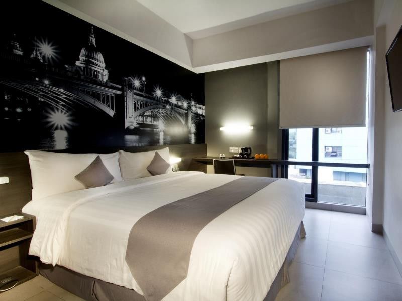 Neo Hotel Tendean Jakarta By Aston Екстериор снимка