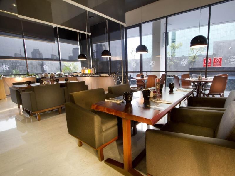 Neo Hotel Tendean Jakarta By Aston Екстериор снимка