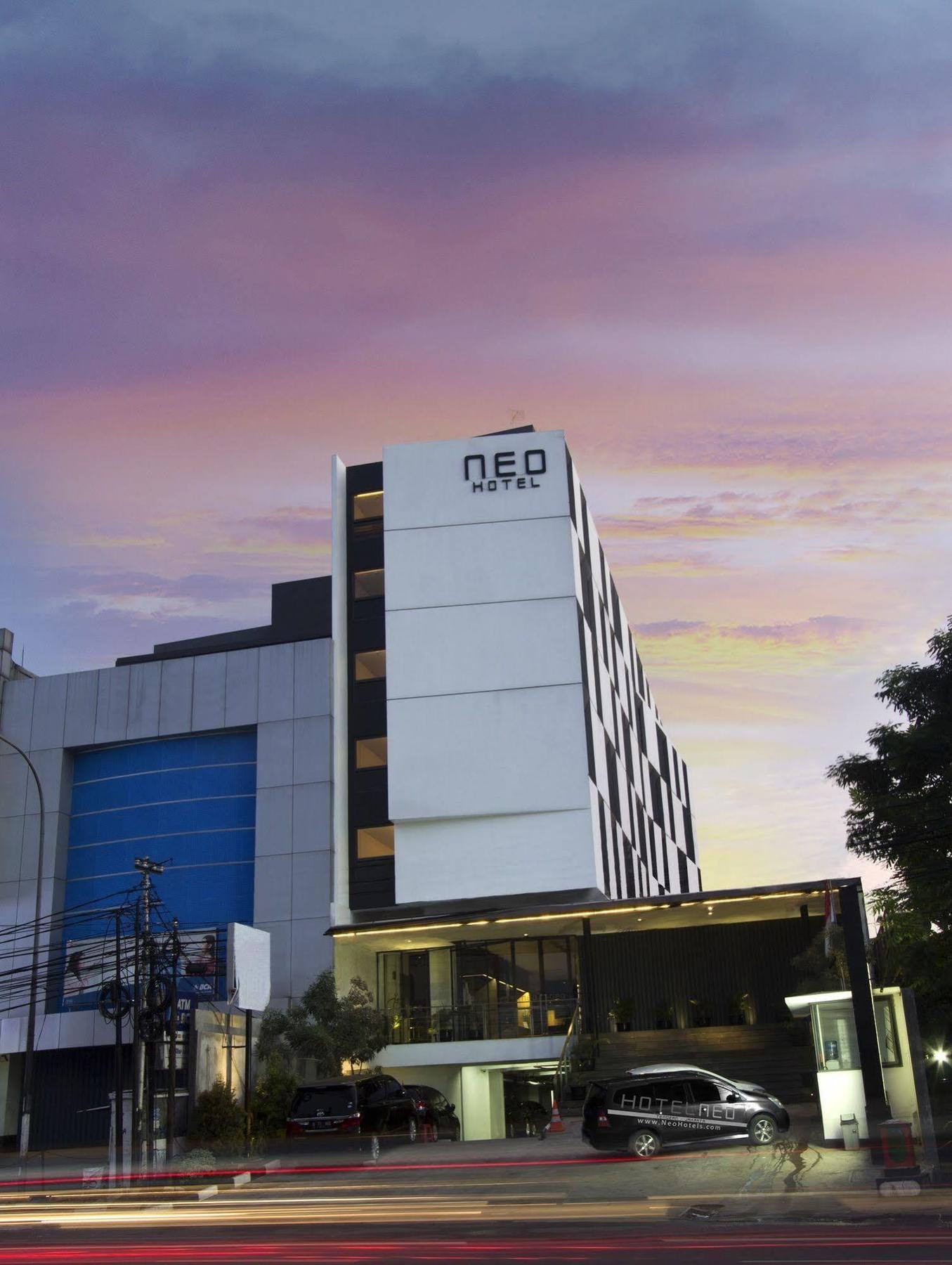 Neo Hotel Tendean Jakarta By Aston Екстериор снимка